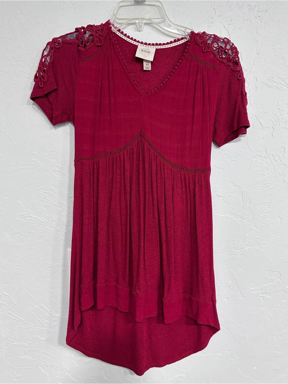 Knox Rose Magenta Crochet-Shoulder V-Neck Tunic